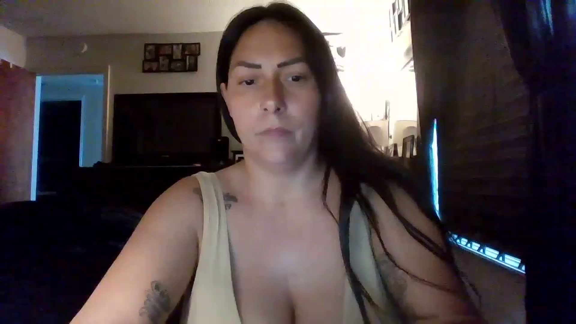 Gallery image thumbnail from AngelMarie77's myfreecams stream on, 05/18/2024, 16:42 image 7 of 20