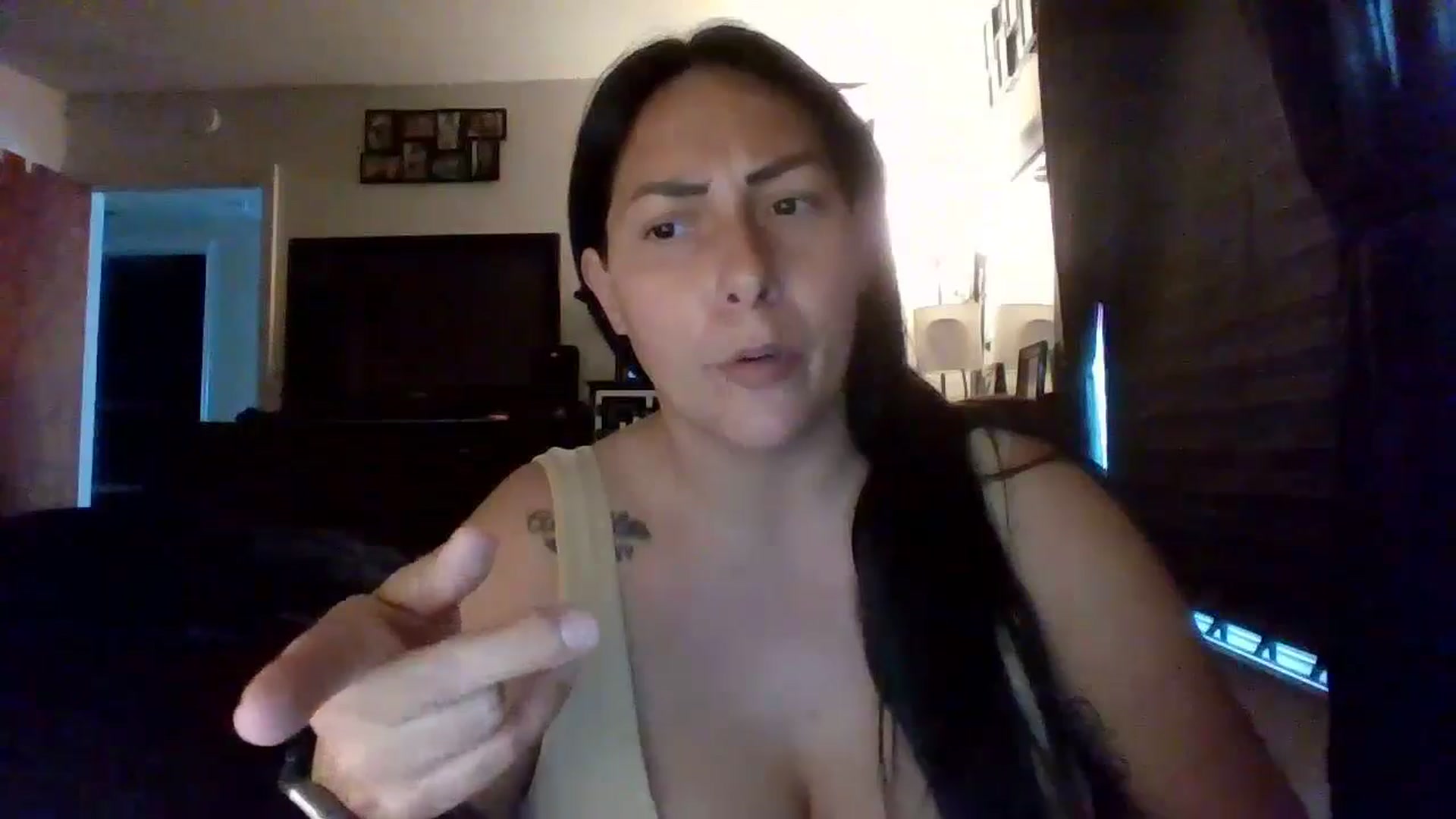 Gallery image thumbnail from AngelMarie77's myfreecams stream on, 05/18/2024, 16:42 image 6 of 20
