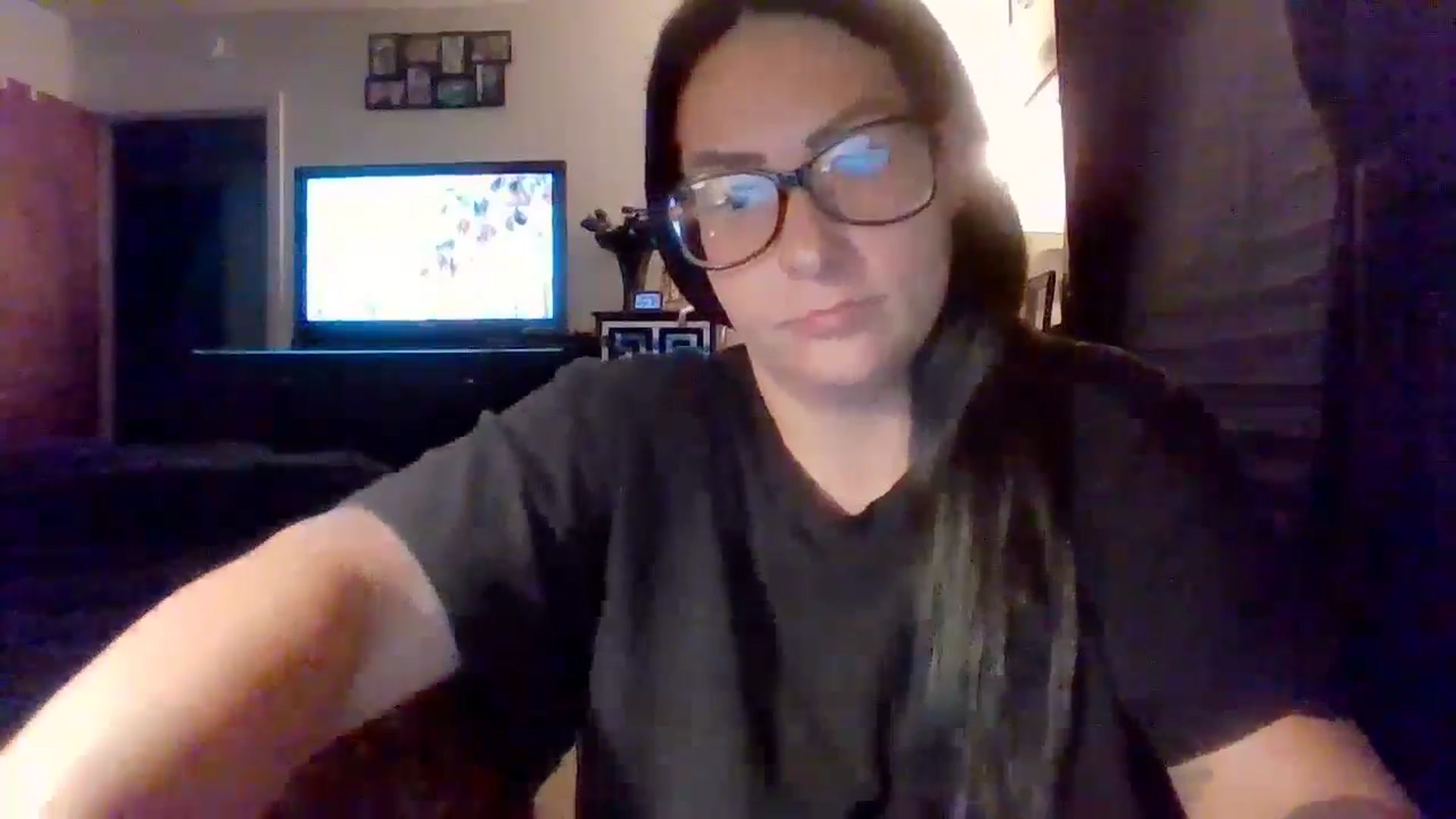 Gallery image thumbnail from AngelMarie77's myfreecams stream on, 05/19/2024, 02:35 image 6 of 20