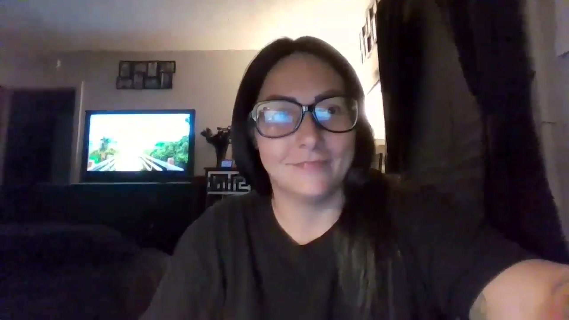 Gallery image thumbnail from AngelMarie77's myfreecams stream on, 05/19/2024, 02:35 image 15 of 20