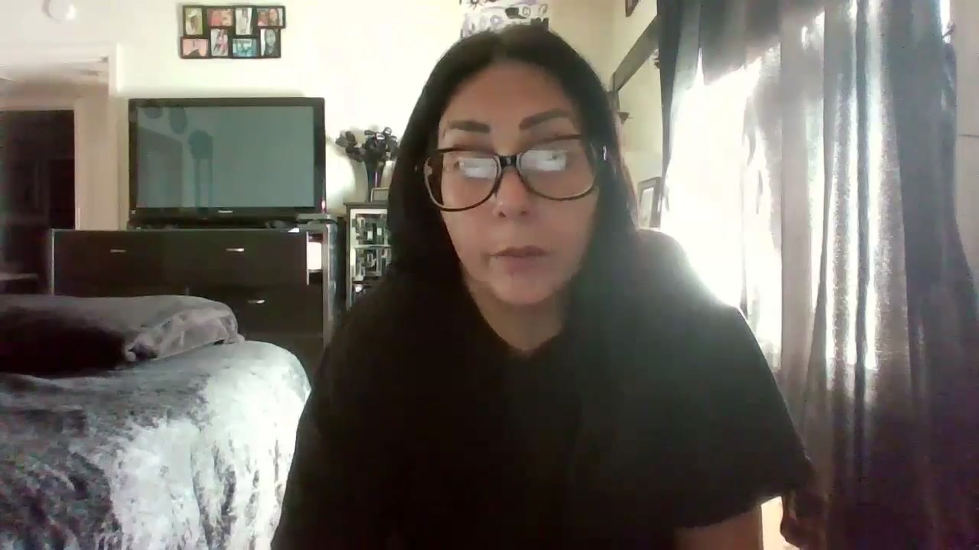Gallery image thumbnail from AngelMarie77's myfreecams stream on, 05/19/2024, 15:15 image 4 of 20