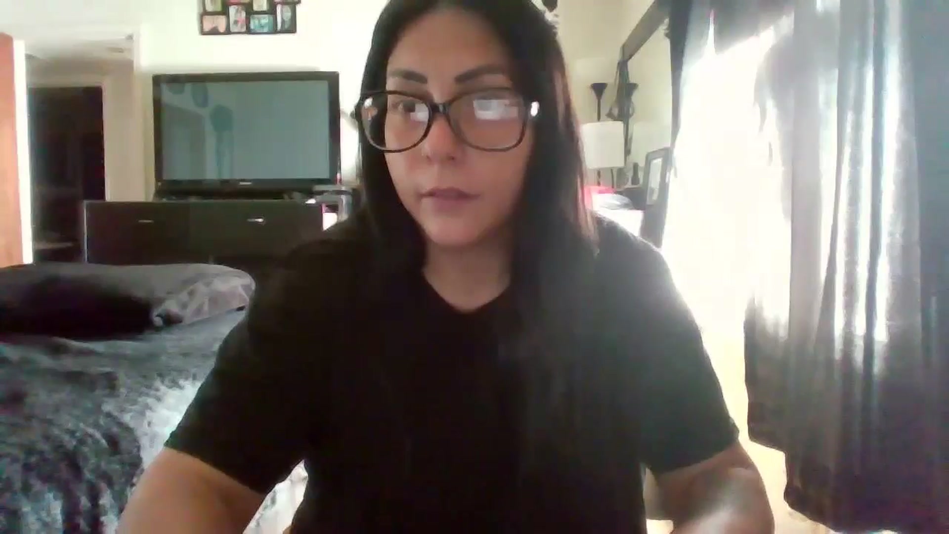 Gallery image thumbnail from AngelMarie77's myfreecams stream on, 05/19/2024, 15:15 image 11 of 20