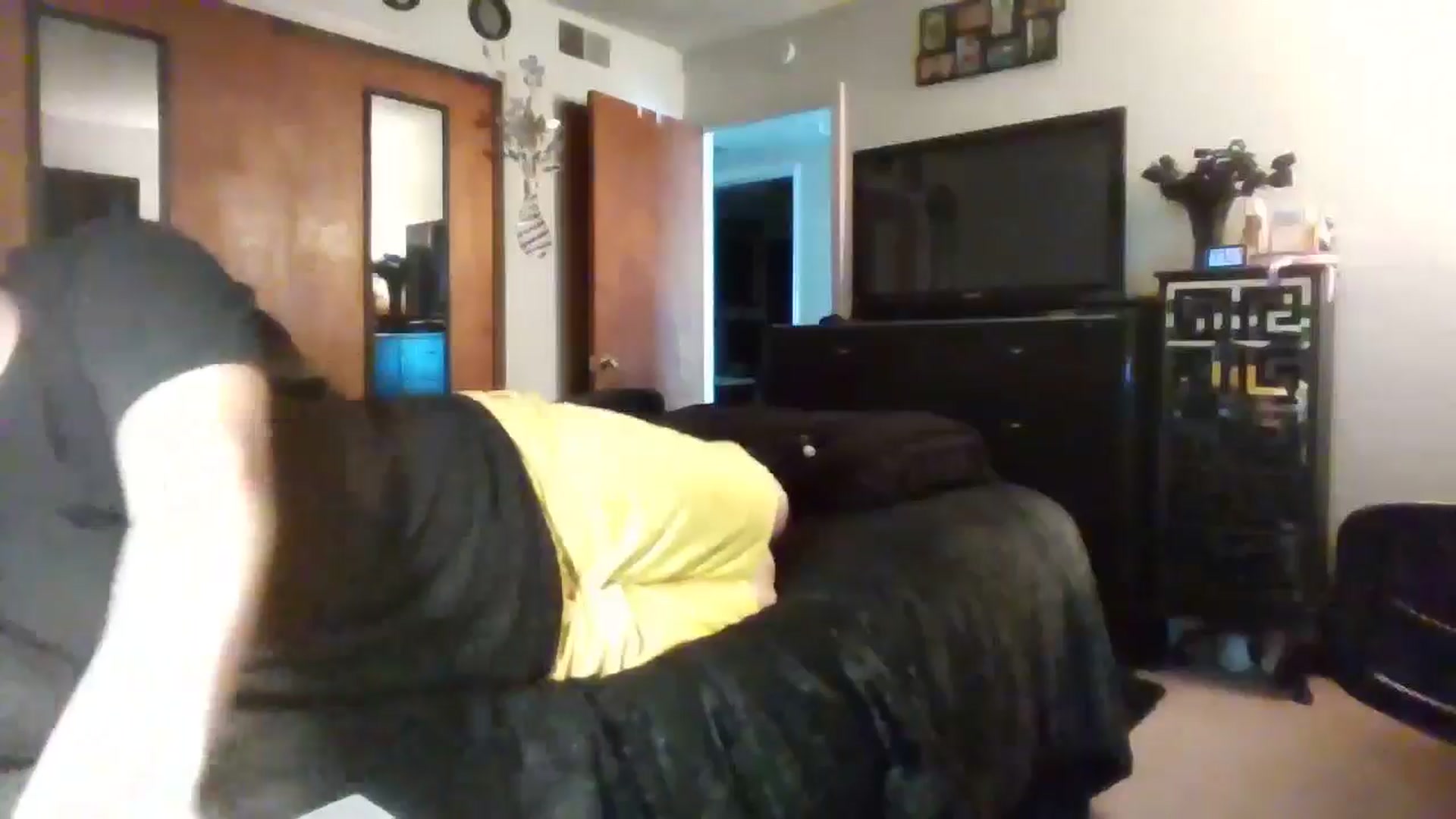Gallery image thumbnail from AngelMarie77's myfreecams stream on, 05/19/2024, 16:47 image 16 of 20