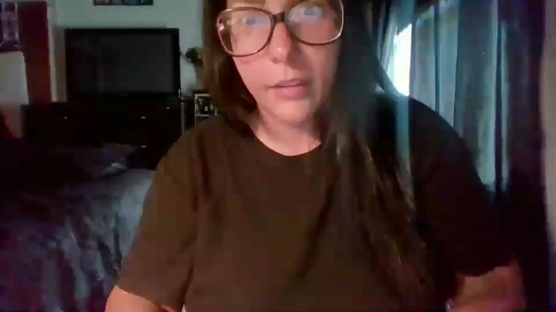 Gallery image thumbnail from AngelMarie77's myfreecams stream on, 05/19/2024, 20:18 image 2 of 20