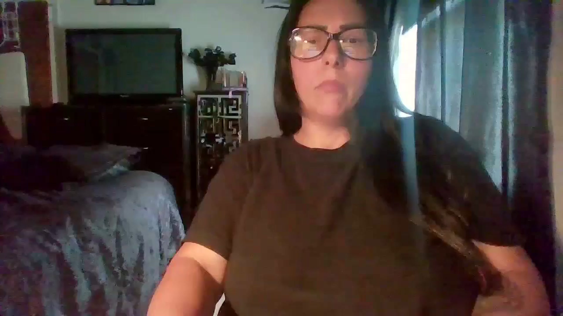 Gallery image thumbnail from AngelMarie77's myfreecams stream on, 05/19/2024, 20:18 image 1 of 20