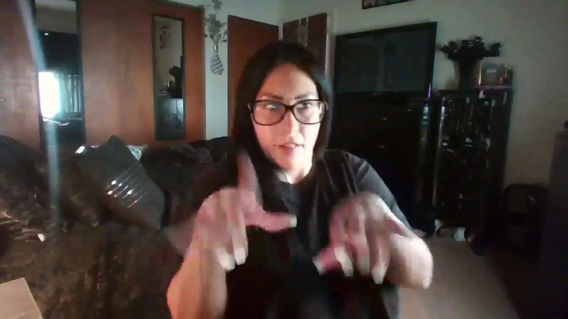 Gallery image thumbnail from AngelMarie77's myfreecams stream on, 05/19/2024, 20:18 image 14 of 20