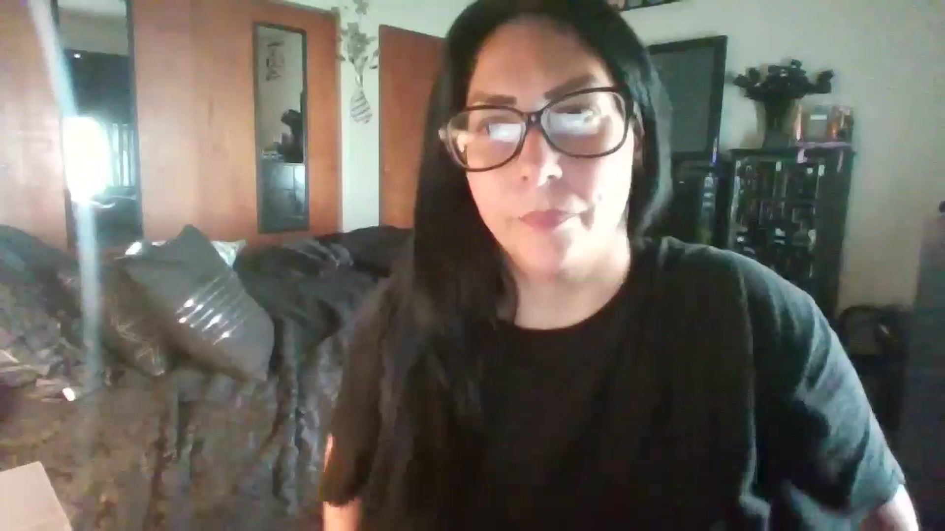 Gallery image thumbnail from AngelMarie77's myfreecams stream on, 05/19/2024, 20:18 image 13 of 20