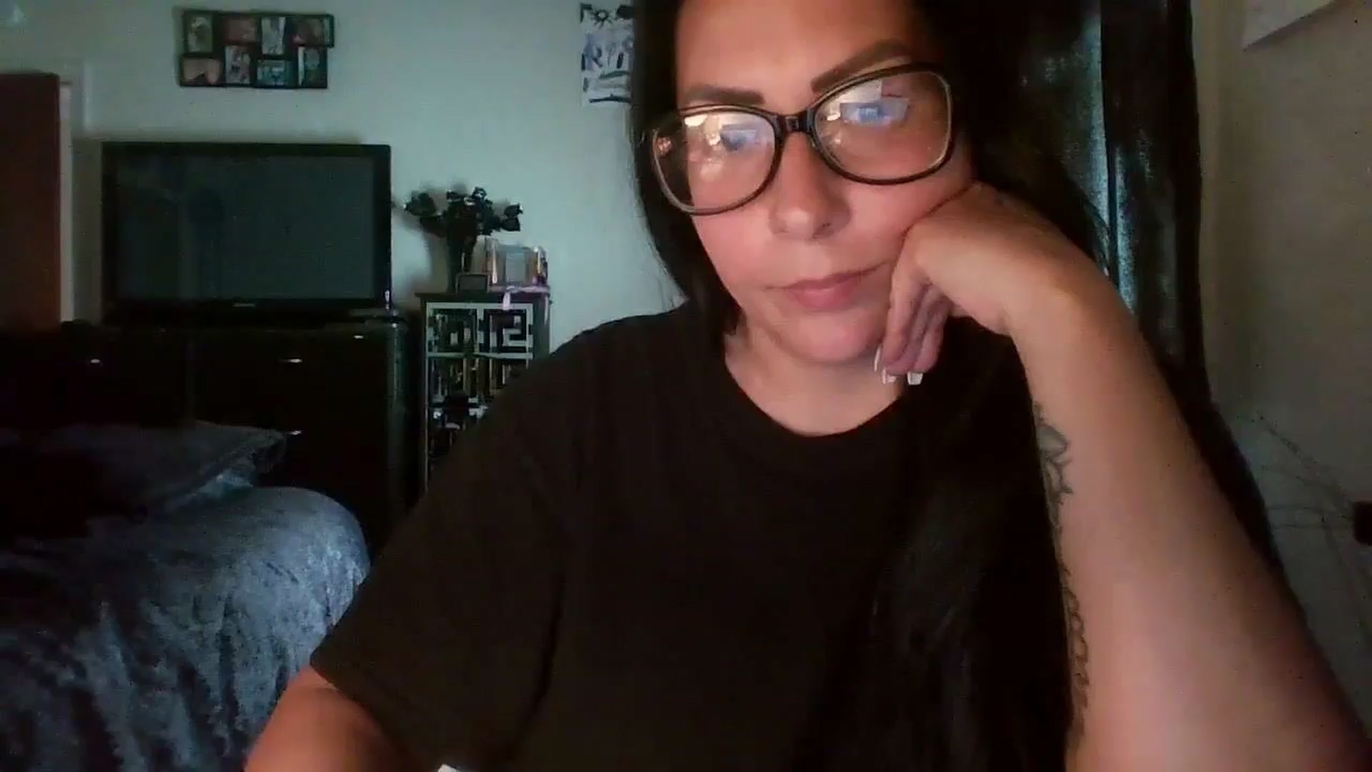 Gallery image thumbnail from AngelMarie77's myfreecams stream on, 05/19/2024, 20:18 image 5 of 20