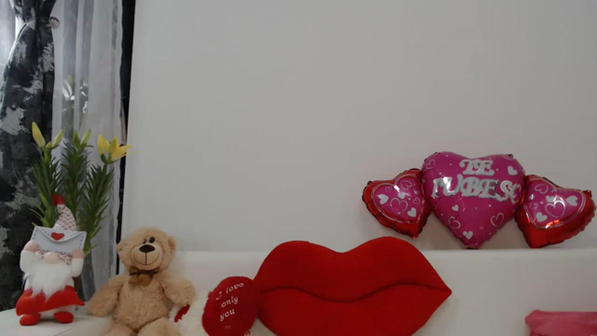 Gallery image thumbnail from AngelSmilea4U's myfreecams stream on, 02/15/2023, 24:19 image 18 of 20