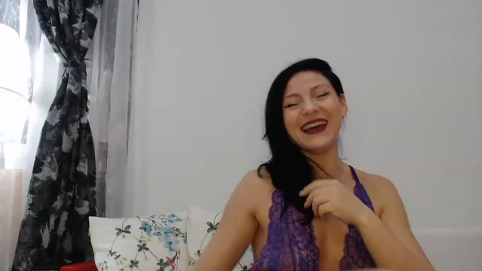 Gallery image thumbnail from AngelSmilea4U's myfreecams stream on, 03/25/2023, 18:46 image 8 of 20