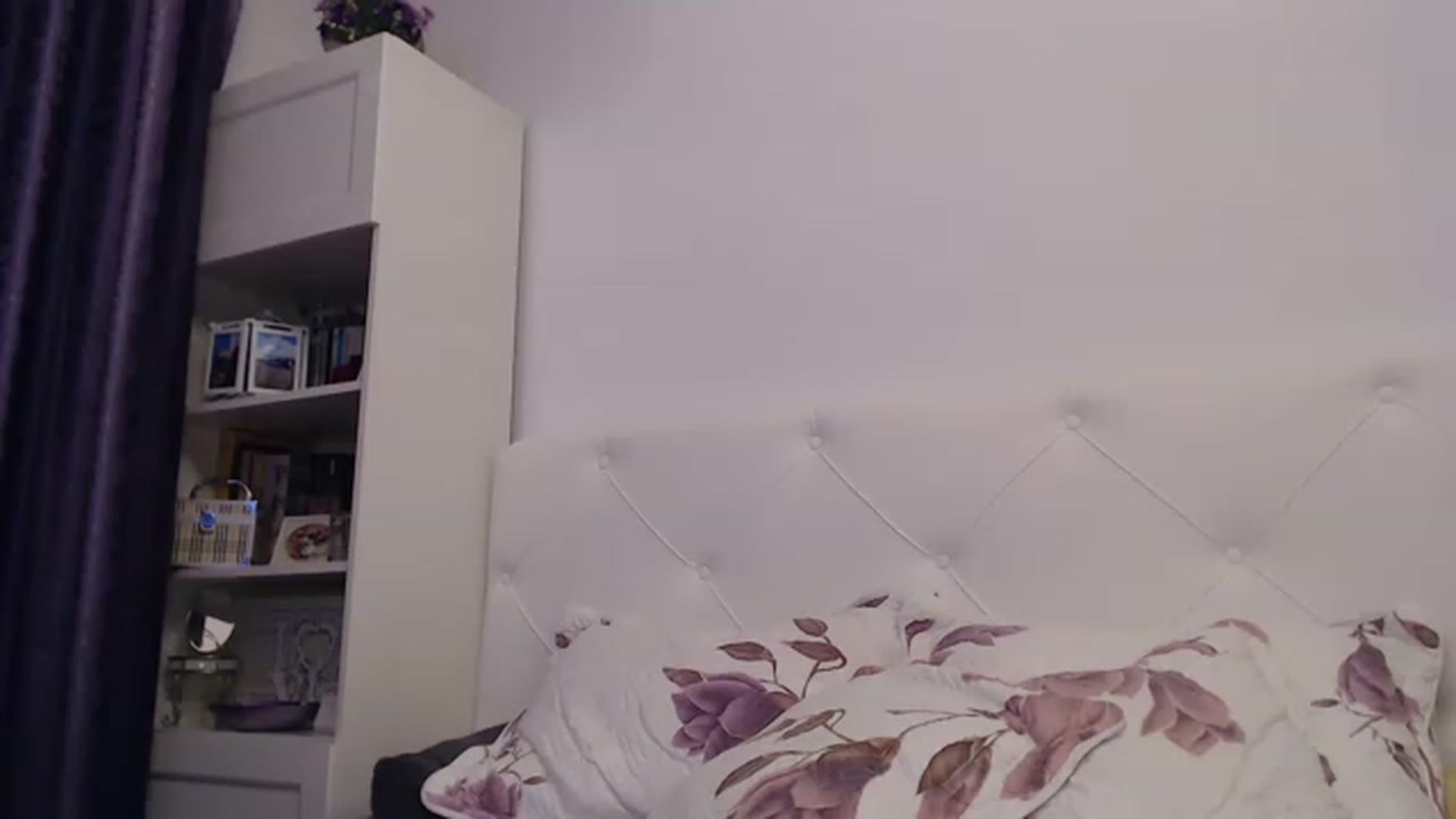 Gallery image thumbnail from AngelSmilea4U's myfreecams stream on, 04/02/2023, 21:05 image 14 of 20