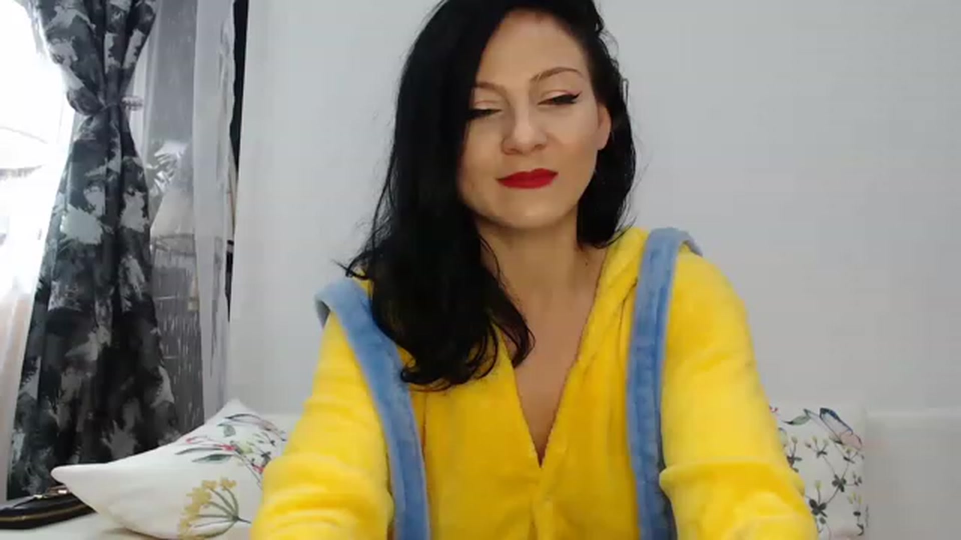 Gallery image thumbnail from AngelSmilea4U's myfreecams stream on, 04/14/2023, 21:31 image 17 of 20