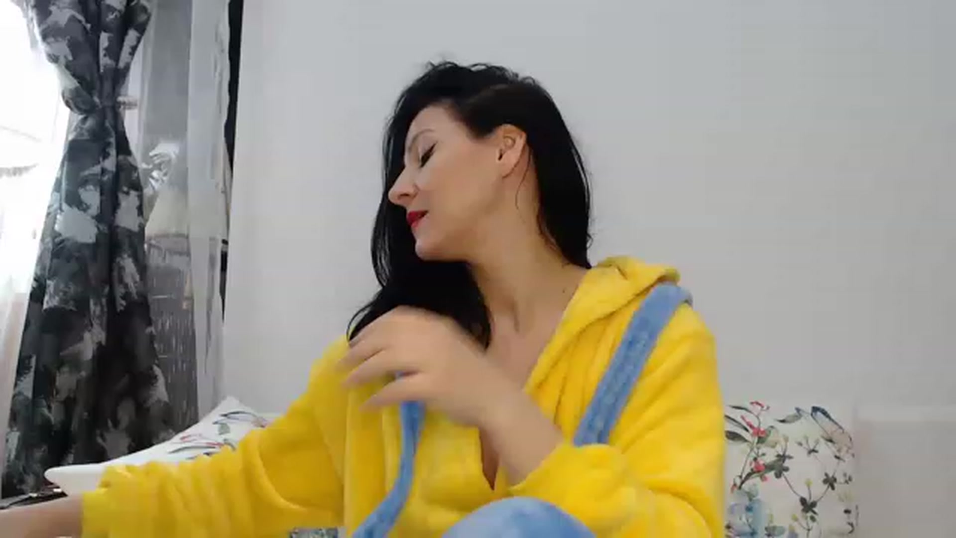 Gallery image thumbnail from AngelSmilea4U's myfreecams stream on, 04/14/2023, 21:31 image 14 of 20