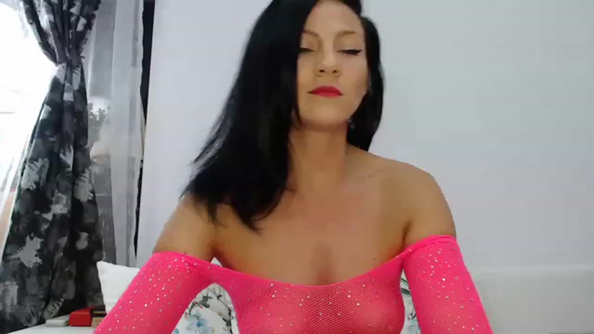 Gallery image thumbnail from AngelSmilea4U's myfreecams stream on, 06/11/2023, 20:58 image 6 of 20