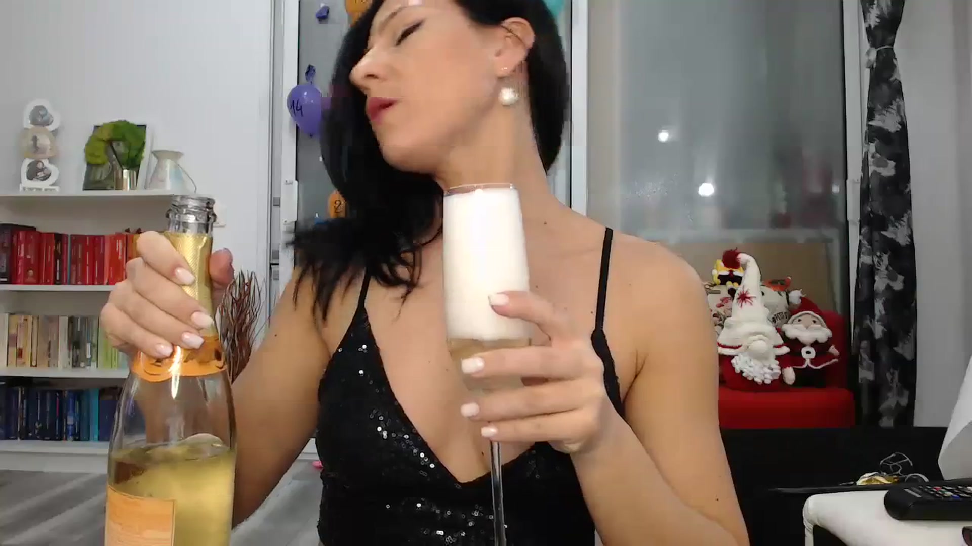 Gallery image thumbnail from AngelSmilea4U's myfreecams stream on, 11/25/2023, 21:47 image 11 of 20