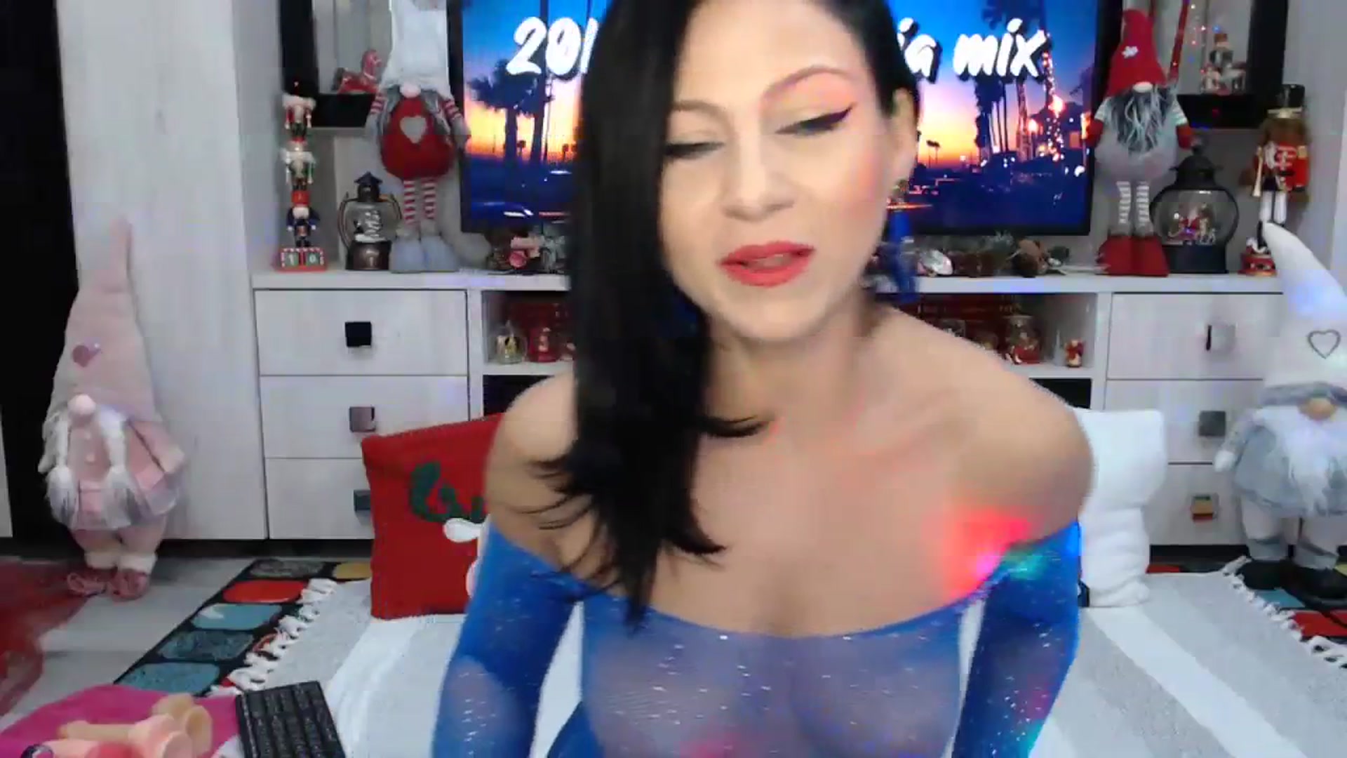 Gallery image thumbnail from AngelSmilea4U's myfreecams stream on, 12/10/2023, 20:45 image 6 of 20