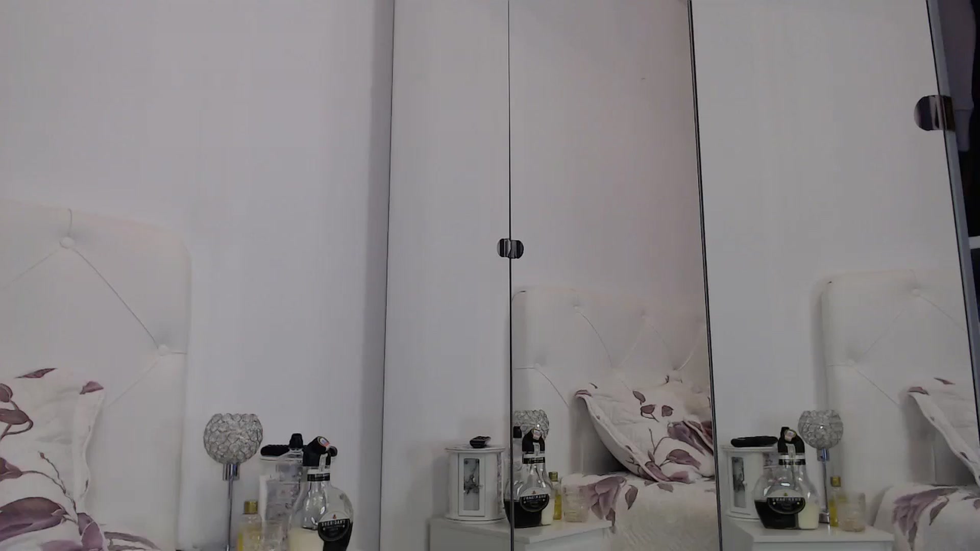 Gallery image thumbnail from AngelSmilea4U's myfreecams stream on, 01/06/2024, 22:09 image 13 of 20