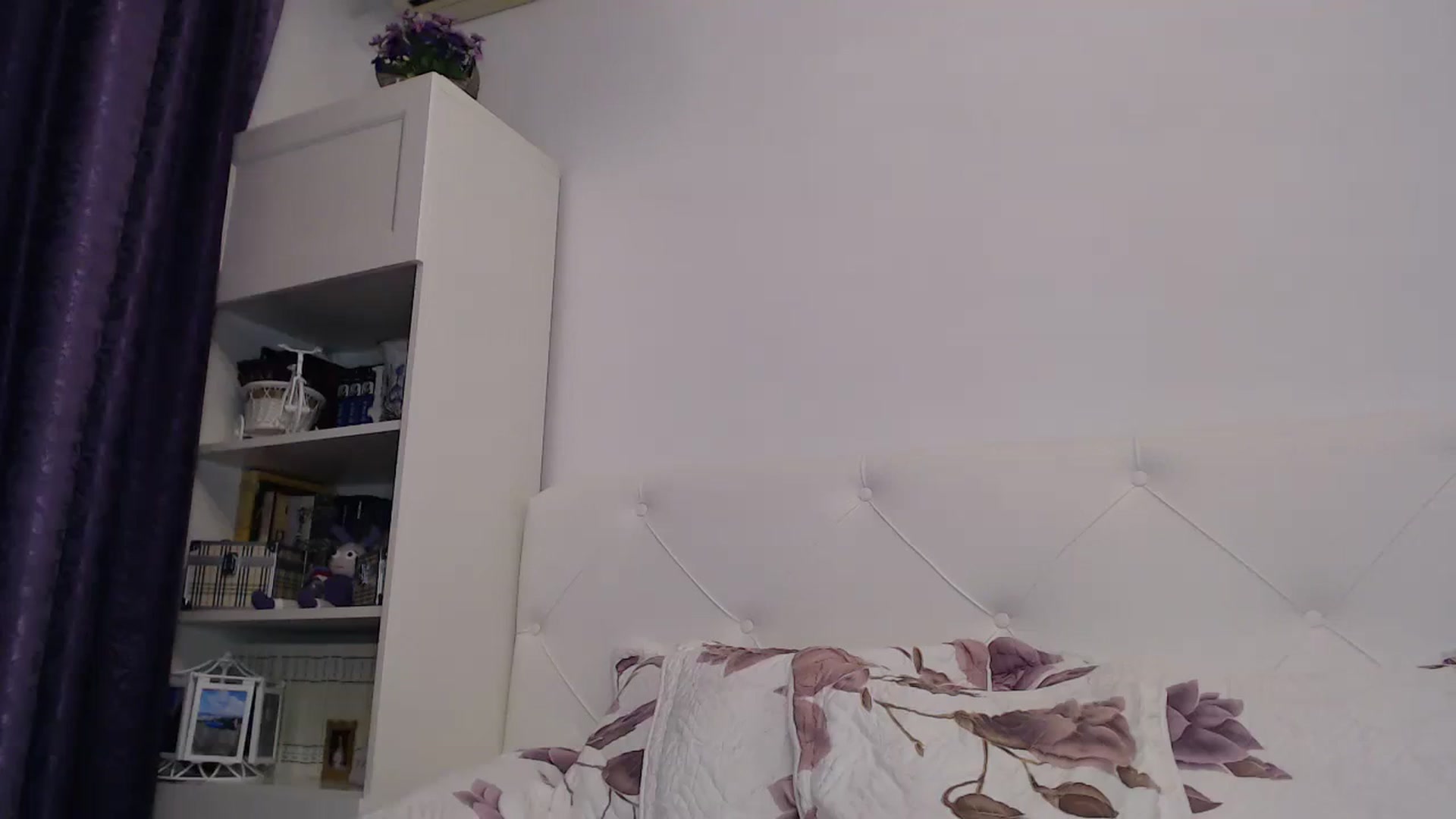 Gallery image thumbnail from AngelSmilea4U's myfreecams stream on, 03/03/2024, 21:53 image 14 of 20