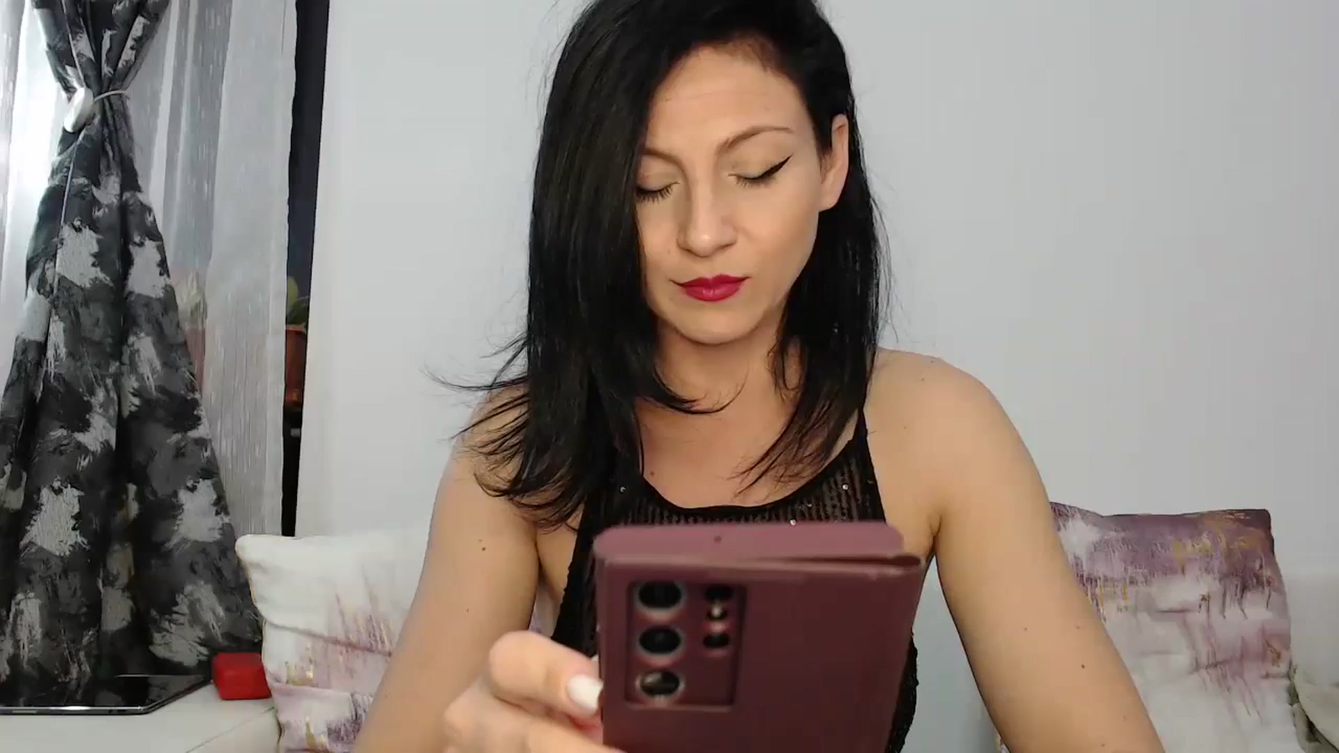 Gallery image thumbnail from AngelSmilea4U's myfreecams stream on, 04/05/2024, 20:11 image 15 of 20