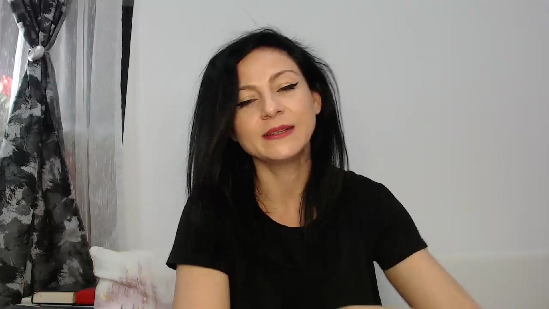 Gallery image thumbnail from AngelSmilea4U's myfreecams stream on, 04/11/2024, 23:26 image 16 of 20