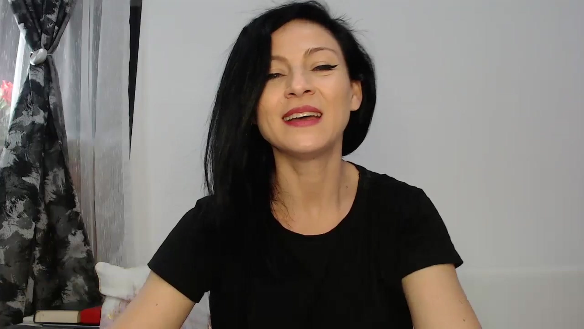 Gallery image thumbnail from AngelSmilea4U's myfreecams stream on, 04/11/2024, 23:26 image 19 of 20