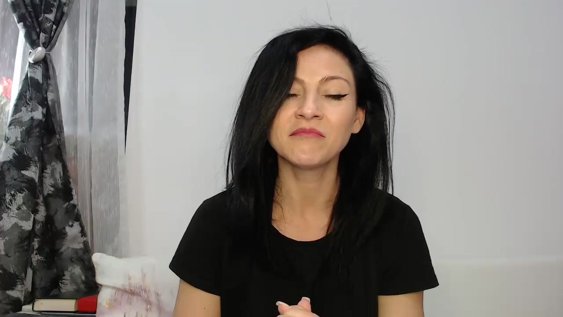 Gallery image thumbnail from AngelSmilea4U's myfreecams stream on, 04/11/2024, 23:26 image 15 of 20