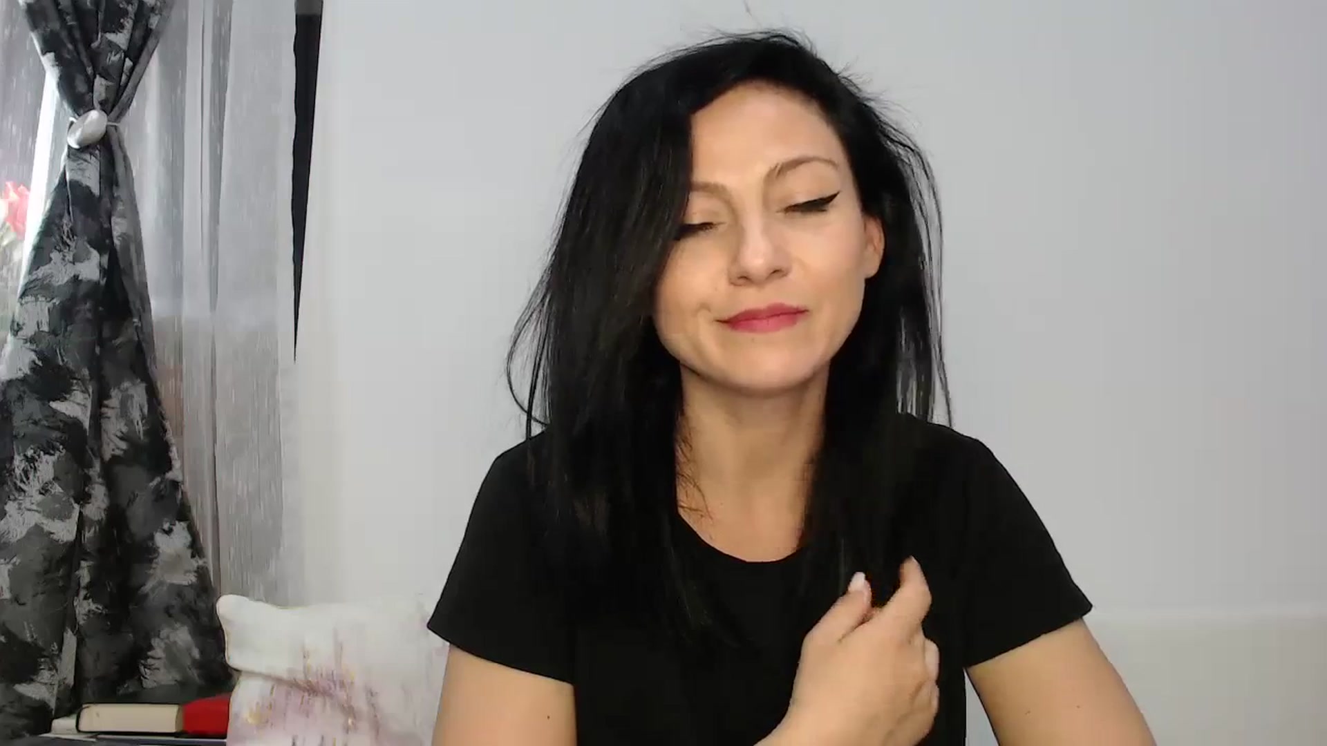 Gallery image thumbnail from AngelSmilea4U's myfreecams stream on, 04/11/2024, 23:26 image 14 of 20