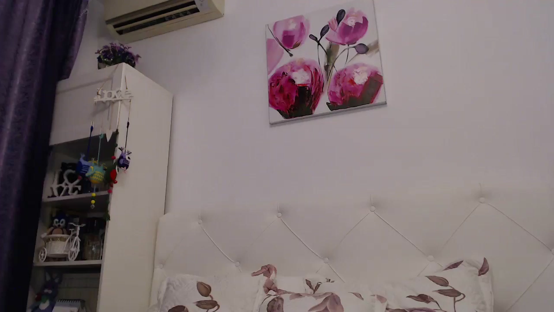 Gallery image thumbnail from AngelSmilea4U's myfreecams stream on, 06/08/2024, 22:33 image 3 of 20