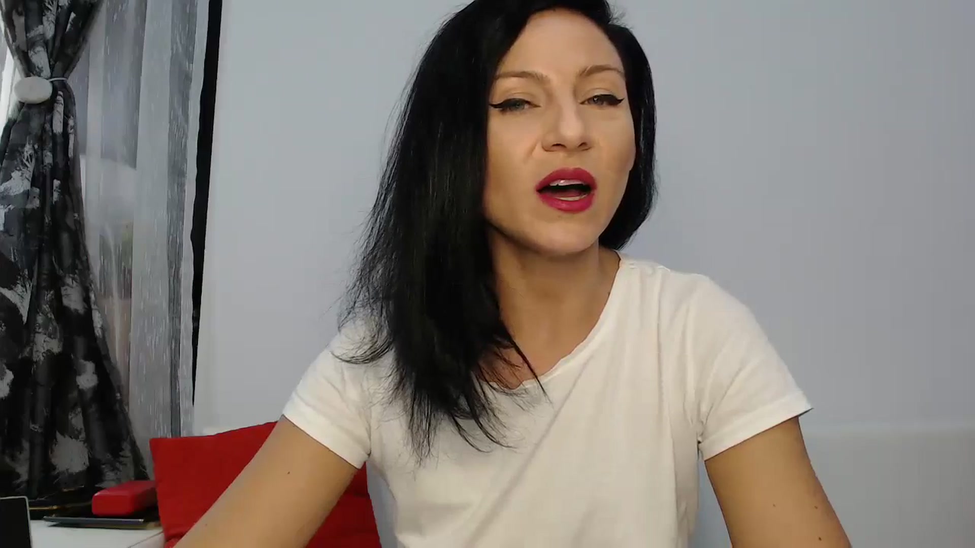 Gallery image thumbnail from AngelSmilea4U's myfreecams stream on, 08/10/2024, 23:06 image 13 of 20