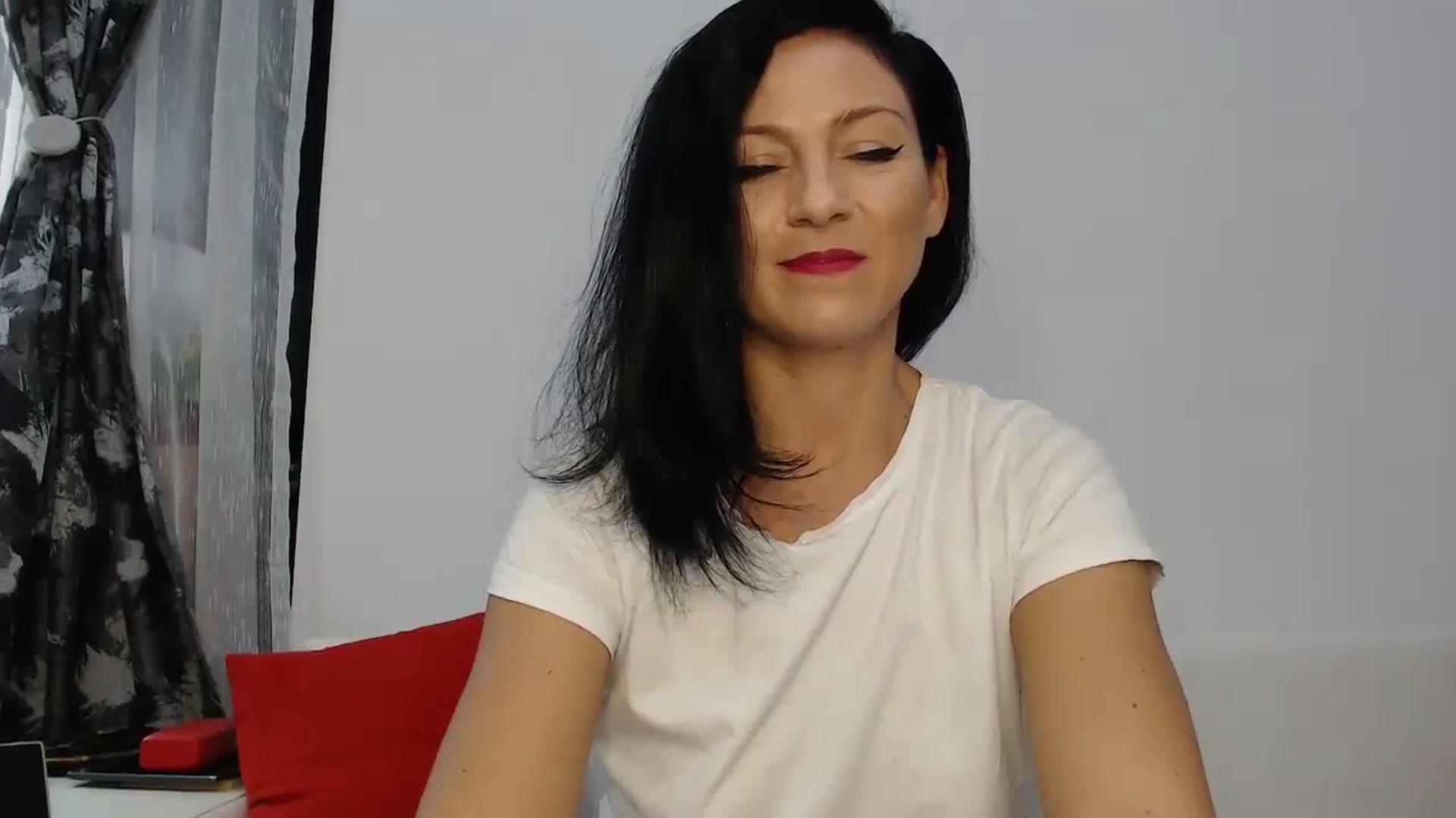 Gallery image thumbnail from AngelSmilea4U's myfreecams stream on, 08/10/2024, 23:06 image 18 of 20