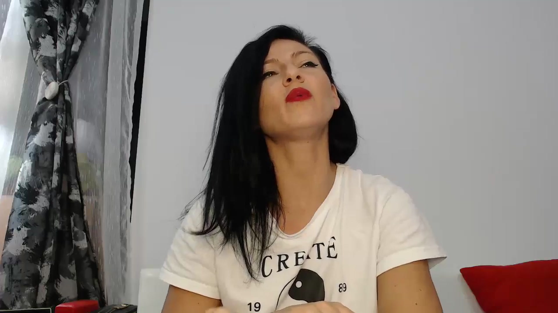 Gallery image thumbnail from AngelSmilea4U's myfreecams stream on, 08/25/2024, 24:00 image 13 of 20
