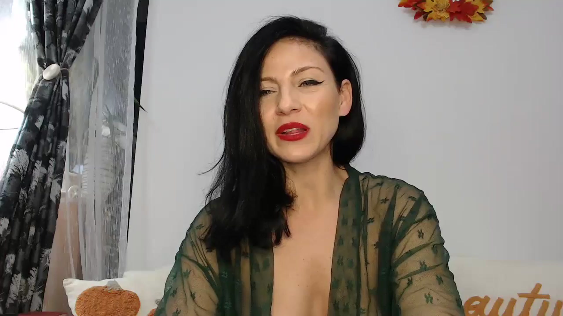 Gallery image thumbnail from AngelSmilea4U's myfreecams stream on, 11/17/2024, 24:33 image 14 of 20