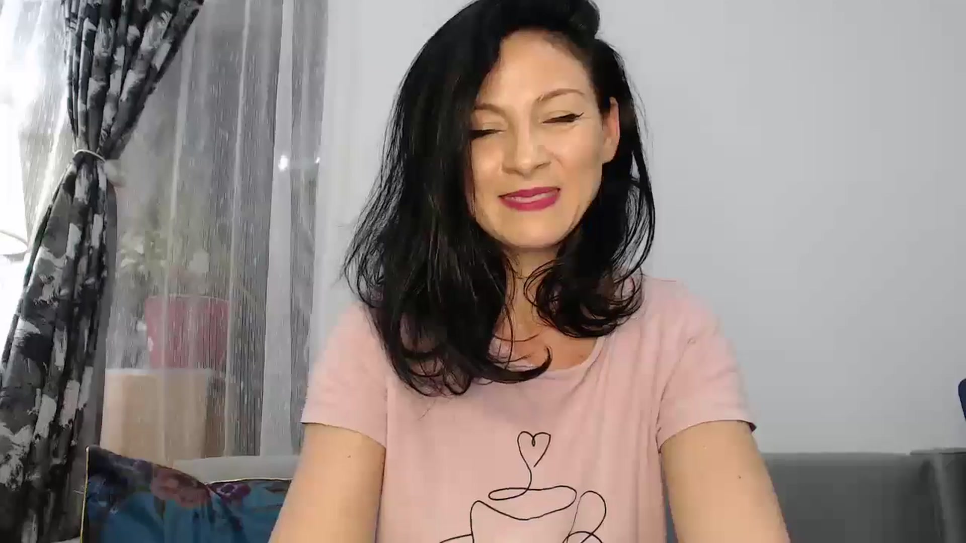 Gallery image thumbnail from AngelSmilea4U's myfreecams stream on, 01/05/2025, 24:07 image 19 of 20
