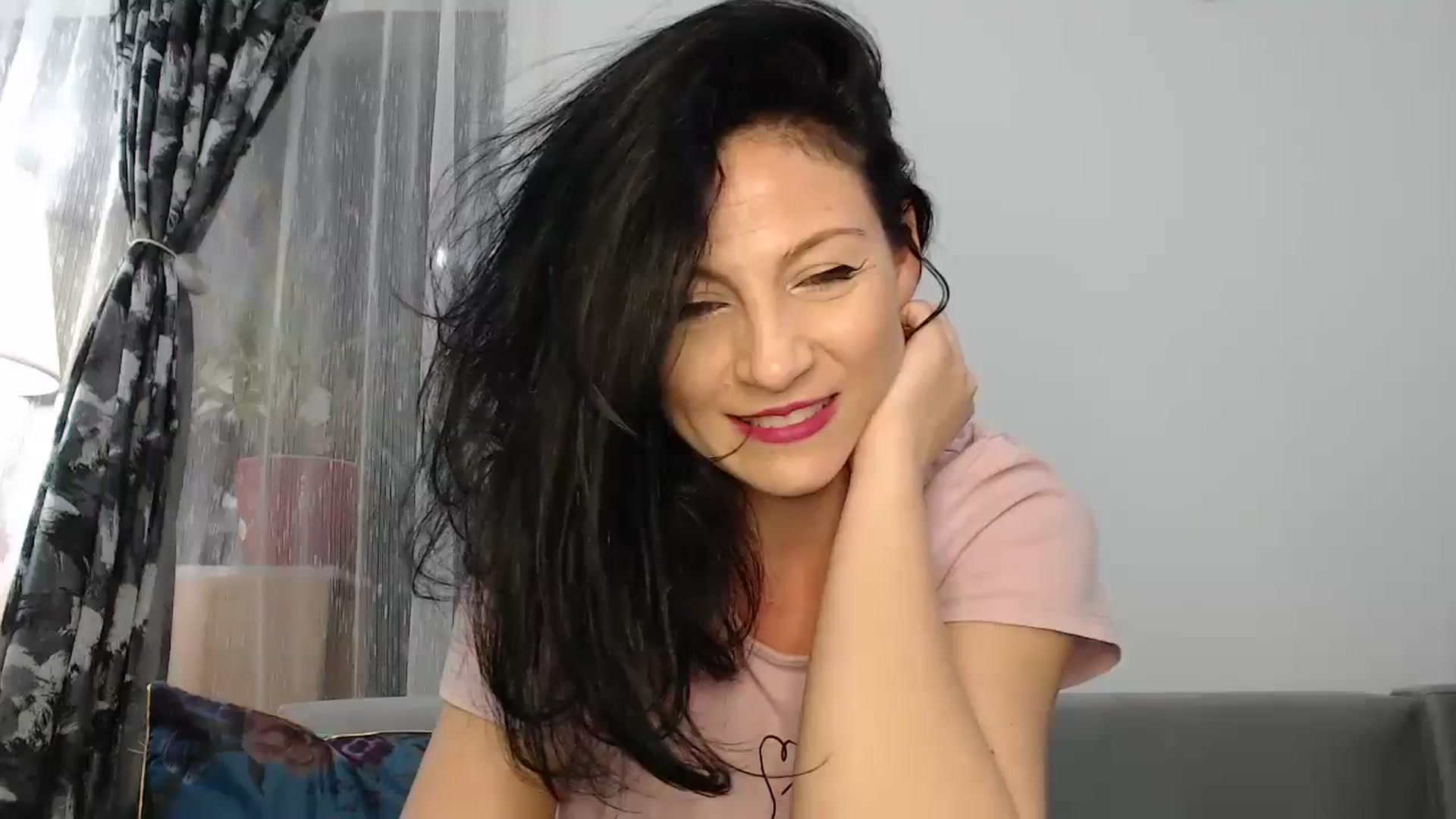 Gallery image thumbnail from AngelSmilea4U's myfreecams stream on, 01/05/2025, 24:07 image 4 of 20