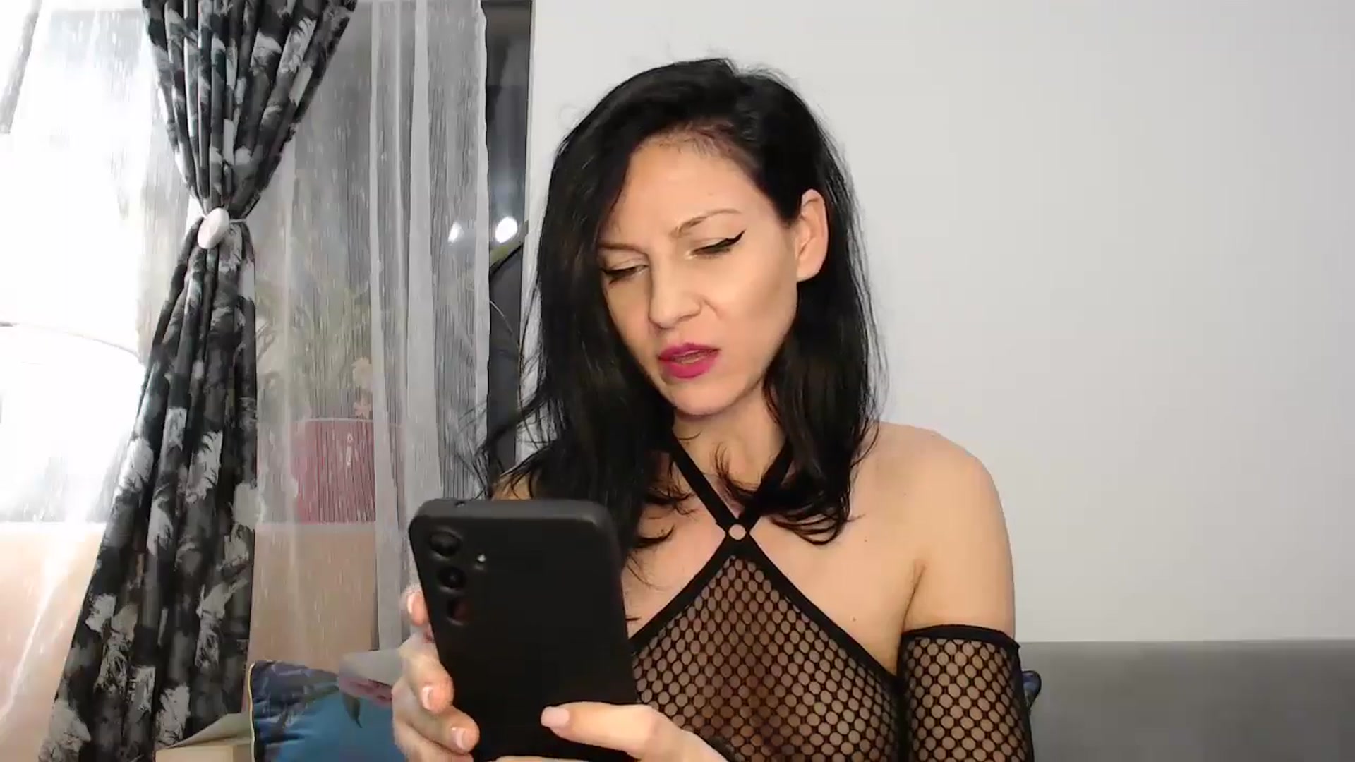 Gallery image thumbnail from AngelSmilea4U's myfreecams stream on, 01/26/2025, 20:25 image 14 of 20