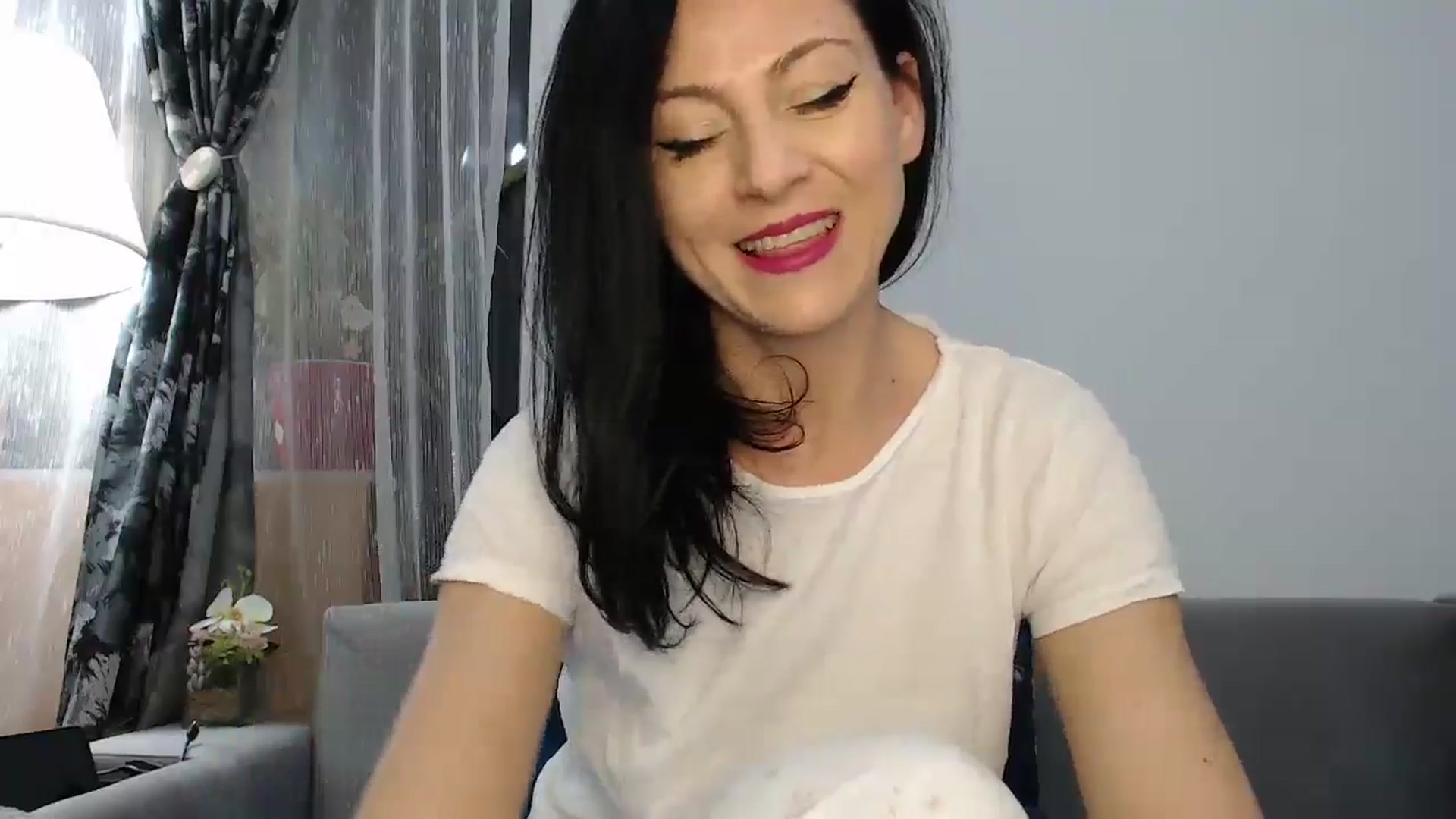 Gallery image thumbnail from AngelSmilea4U's myfreecams stream on, 02/28/2025, 22:35 image 4 of 20