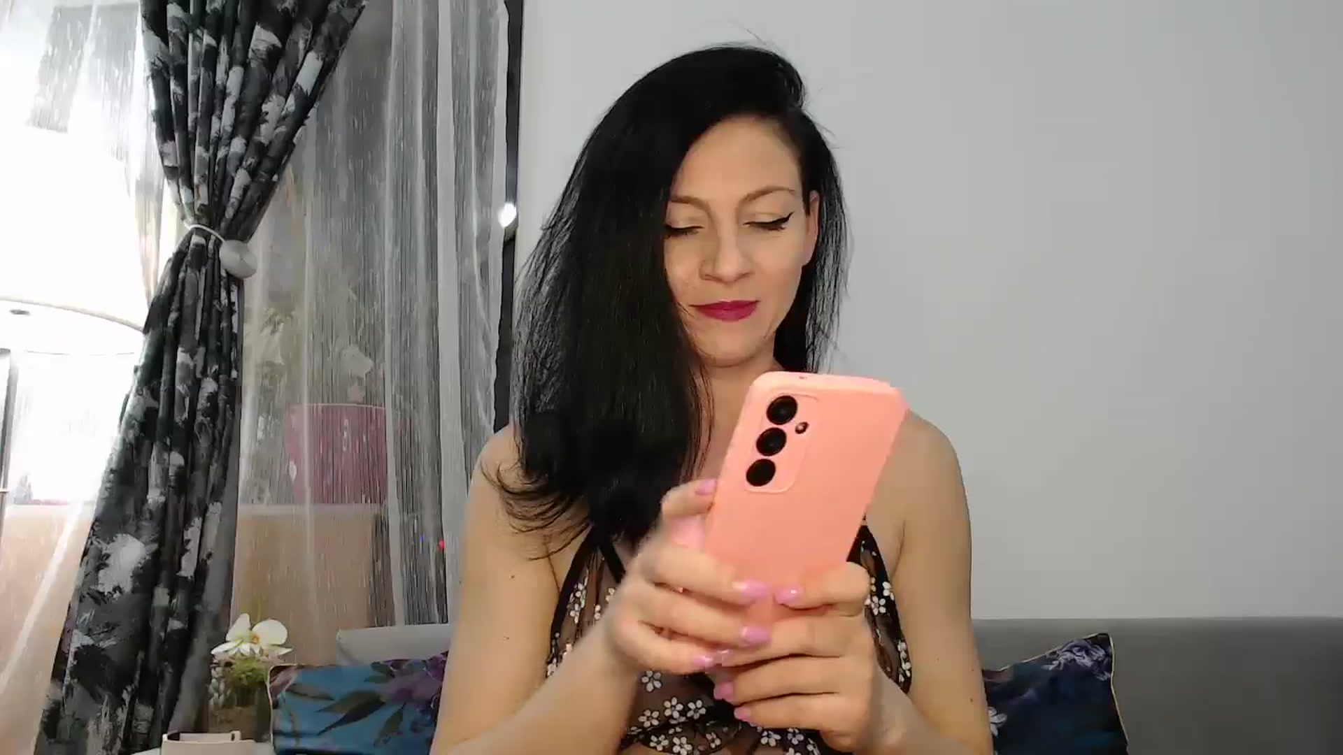Gallery image thumbnail from AngelSmilea4U's myfreecams stream on, 03/09/2025, 17:54 image 2 of 20
