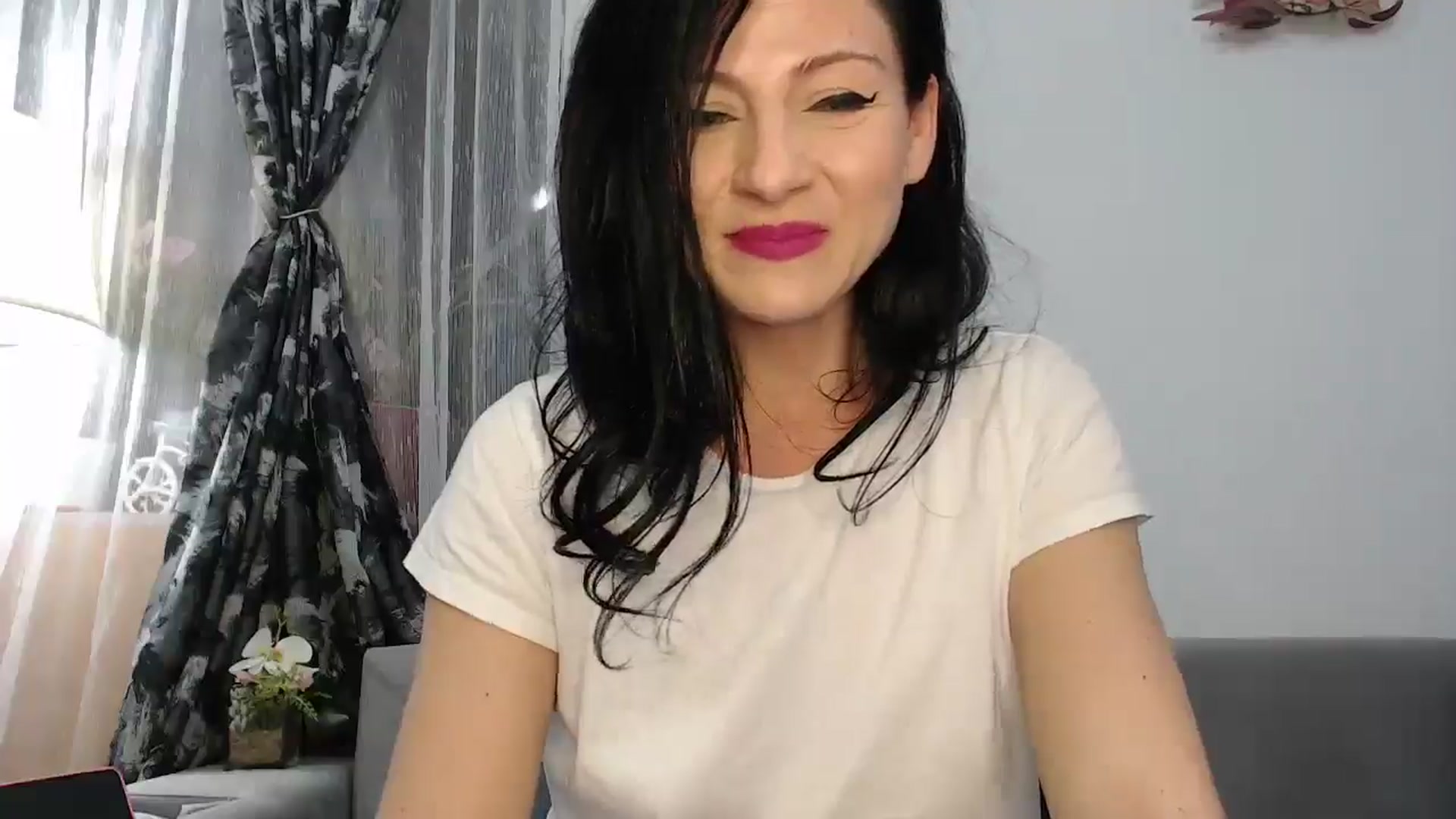 Gallery image thumbnail from AngelSmilea4U's myfreecams stream on, 03/30/2025, 24:10 image 7 of 20