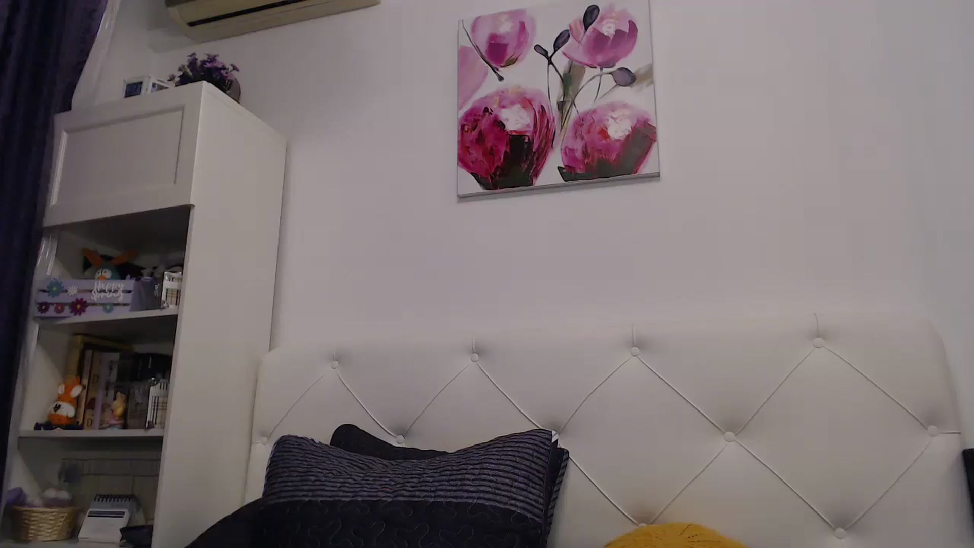 Gallery image thumbnail from AngelSmilea4U's myfreecams stream on, 04/12/2025, 20:22 image 20 of 20