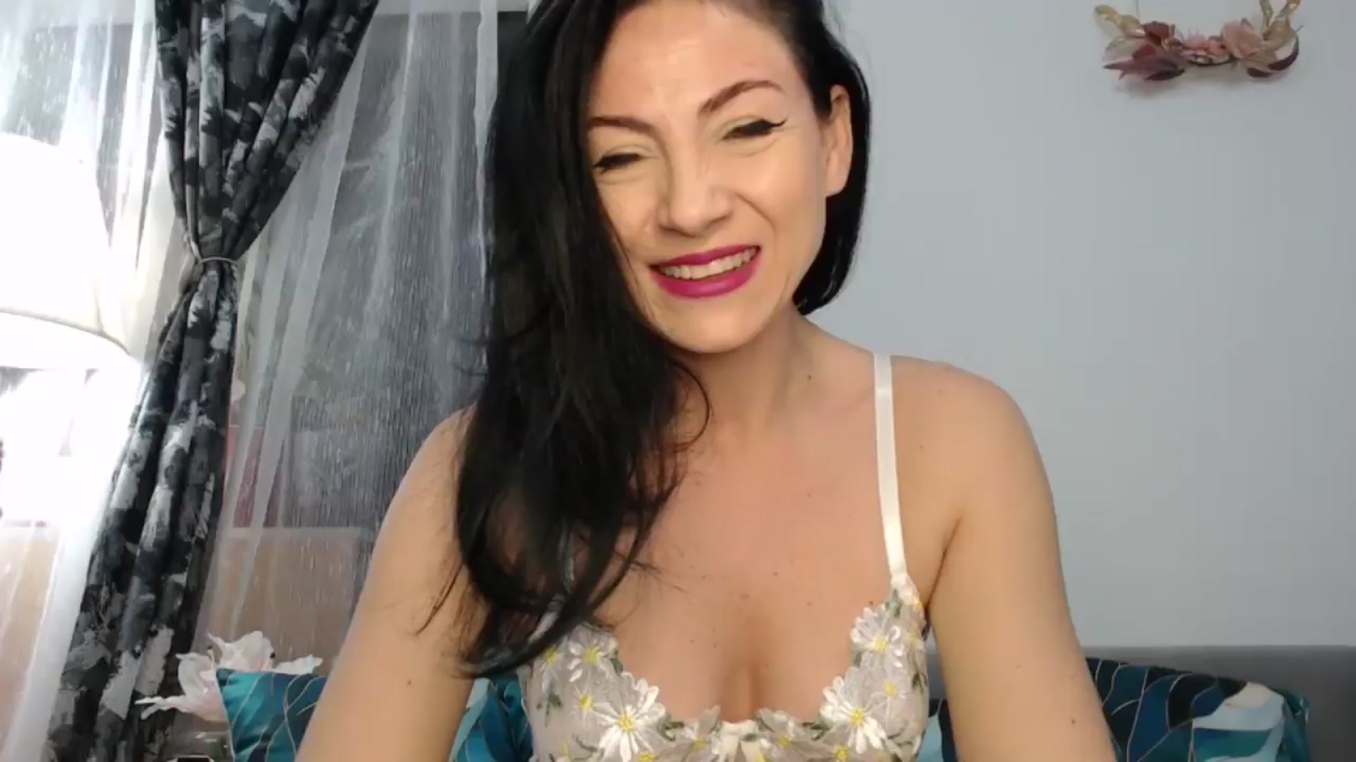 Gallery image thumbnail from AngelSmilea4U's myfreecams stream on, 04/14/2025, 21:35 image 1 of 20