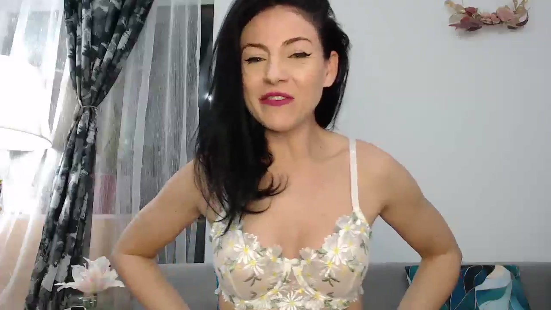 Gallery image thumbnail from AngelSmilea4U's myfreecams stream on, 04/14/2025, 23:32 image 7 of 20