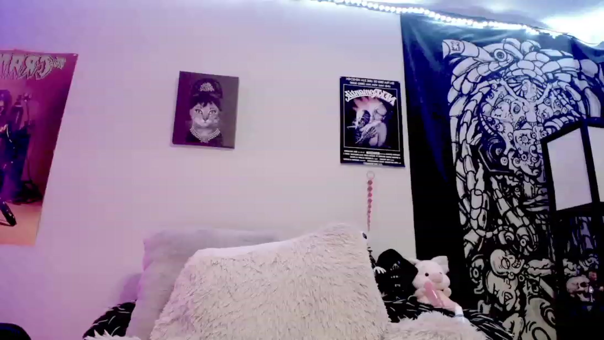 Gallery image thumbnail from AngelWitch_'s myfreecams stream on, 09/28/2023, 24:25 image 17 of 20