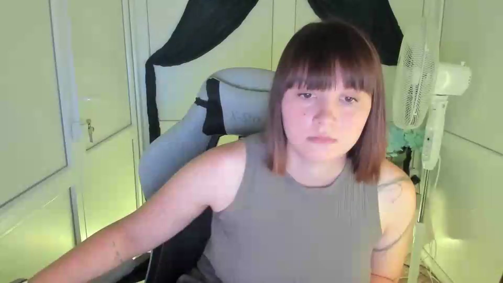 Gallery image thumbnail from Angel_Aura_'s myfreecams stream on, 09/09/2026, 10:44 image 13 of 20