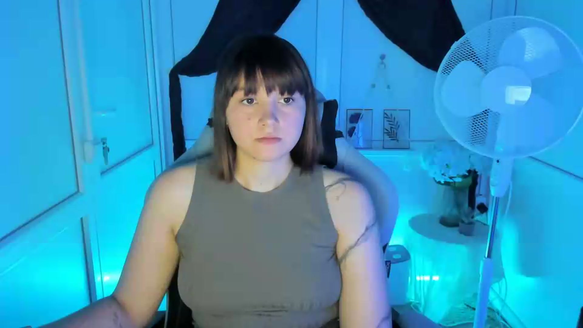 Gallery image thumbnail from Angel_Aura_'s myfreecams stream on, 09/09/2026, 10:44 image 4 of 20