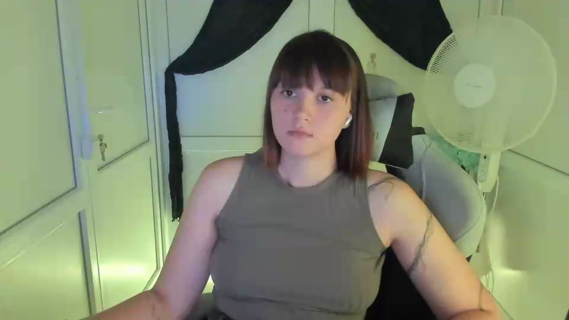 Gallery image thumbnail from Angel_Aura_'s myfreecams stream on, 09/09/2026, 10:44 image 20 of 20