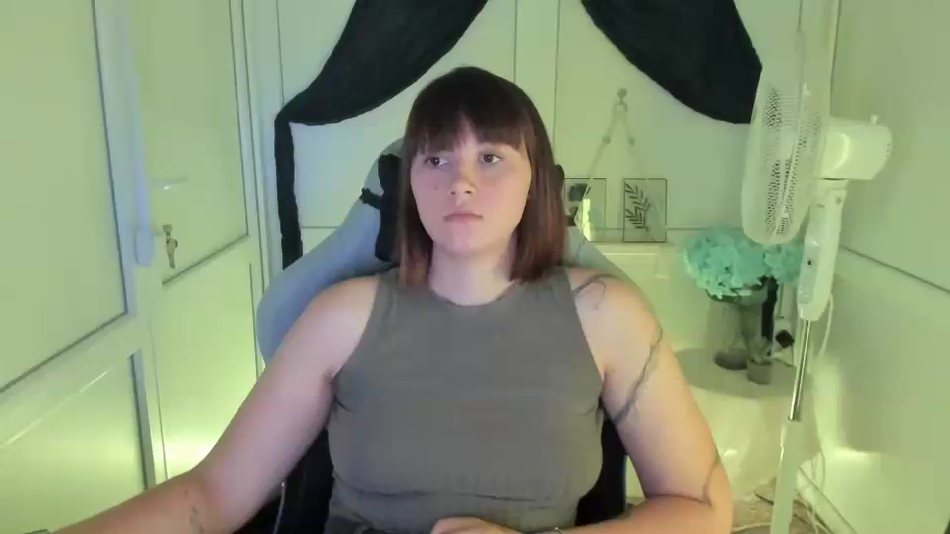 Gallery image thumbnail from Angel_Aura_'s myfreecams stream on, 09/09/2026, 10:44 image 14 of 20