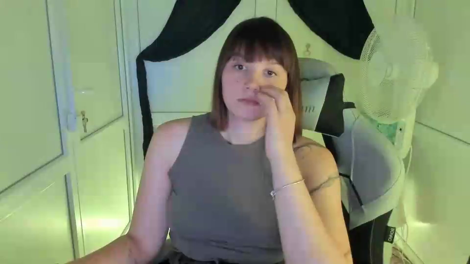Gallery image thumbnail from Angel_Aura_'s myfreecams stream on, 09/09/2026, 10:44 image 17 of 20