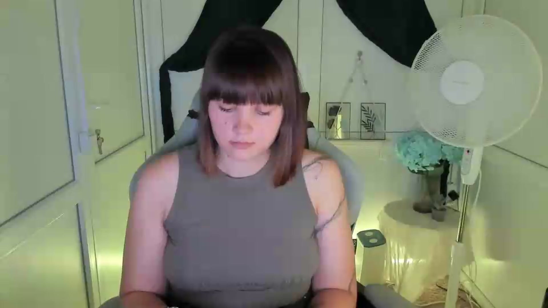 Gallery image thumbnail from Angel_Aura_'s myfreecams stream on, 09/09/2026, 10:44 image 7 of 20
