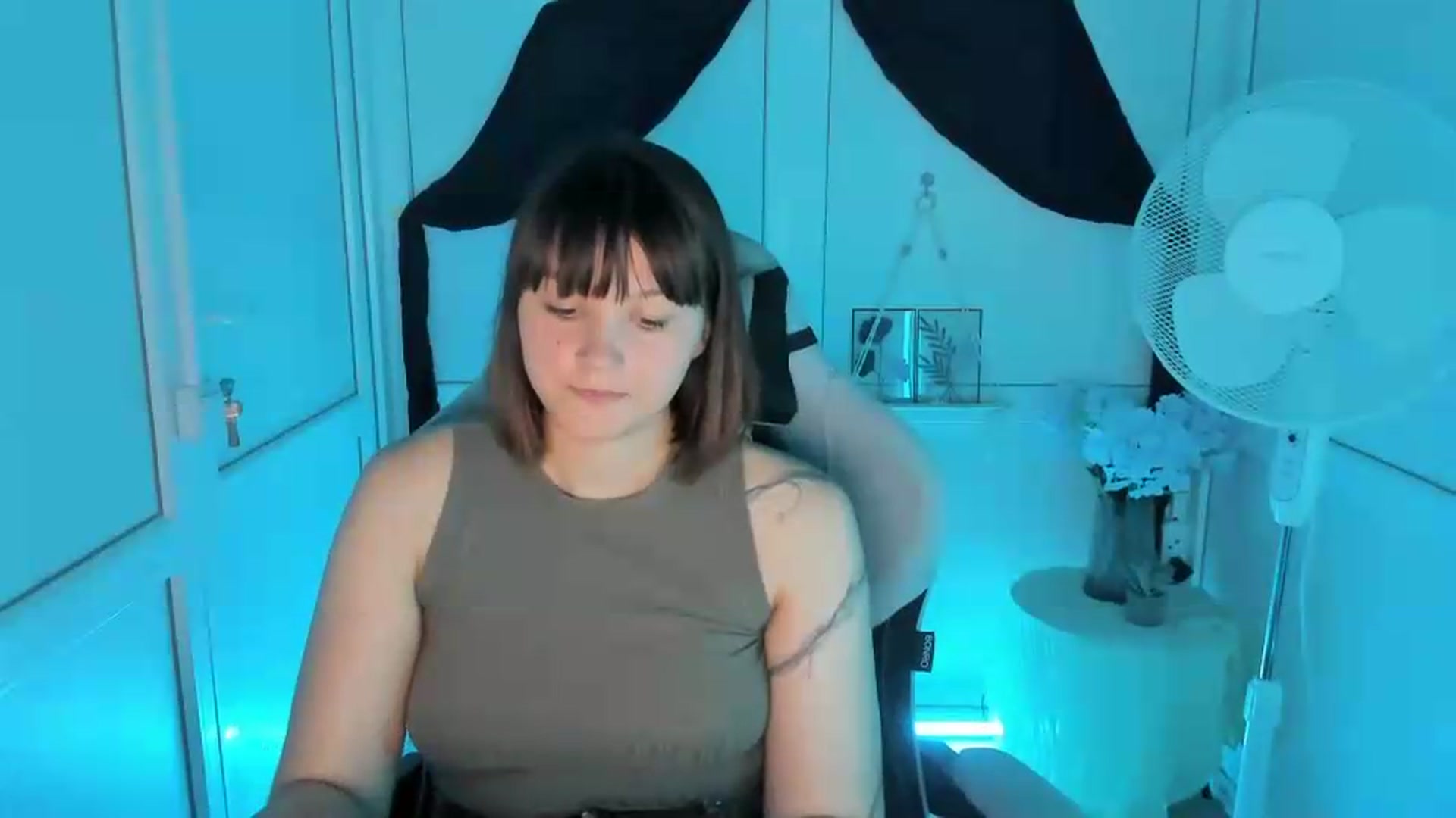 Gallery image thumbnail from Angel_Aura_'s myfreecams stream on, 09/10/2026, 11:32 image 20 of 20