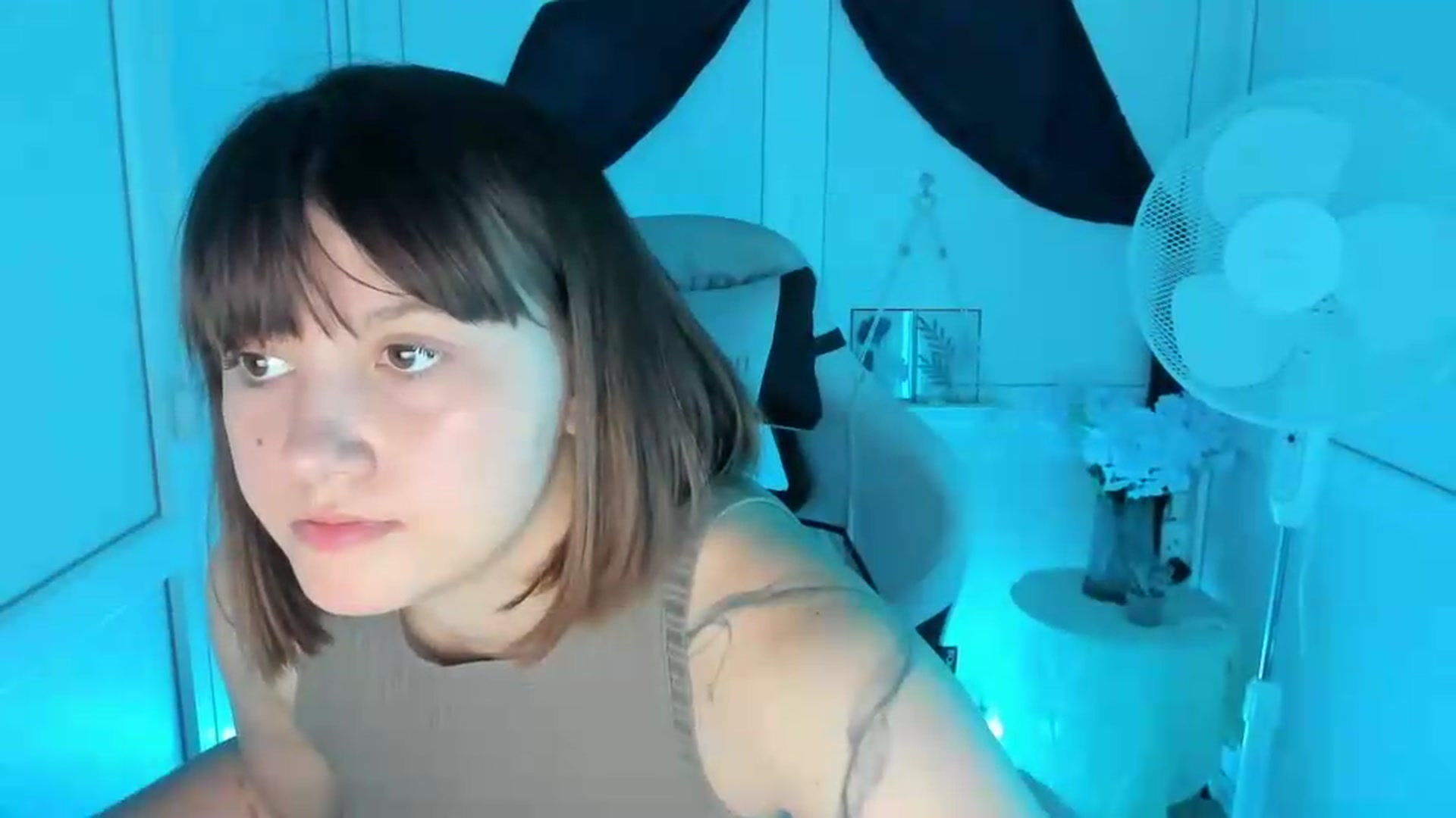 Gallery image thumbnail from Angel_Aura_'s myfreecams stream on, 09/10/2026, 11:32 image 19 of 20